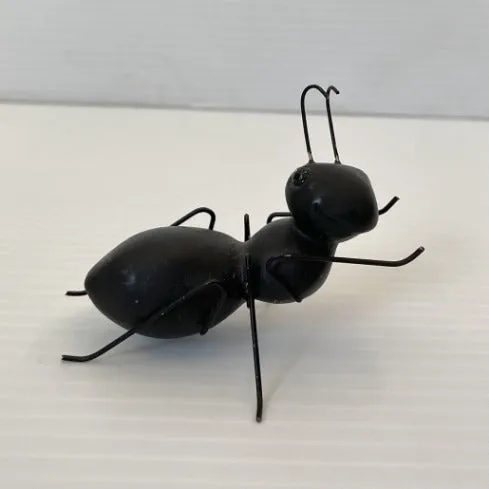 Home Decor - Metal Ant